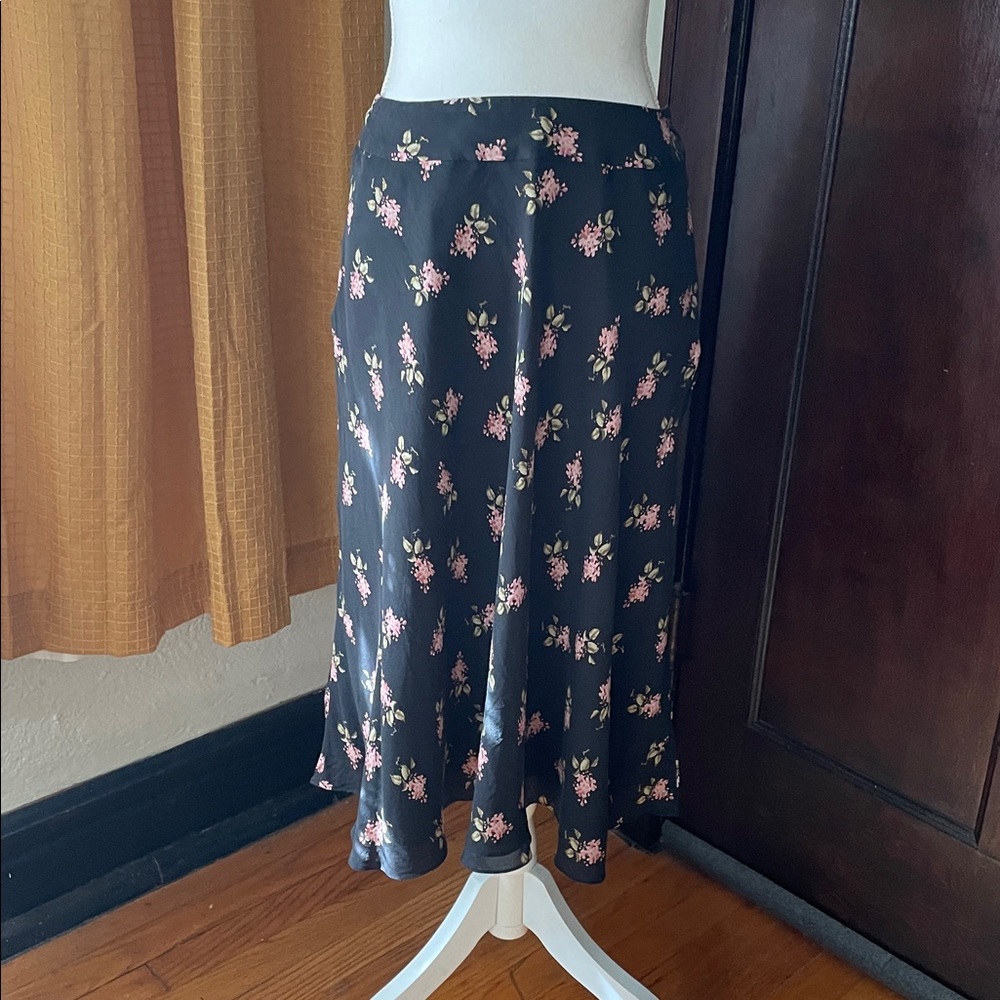 Jones New York Black Silk Floral Skirt Feminine Romantic Size 6
